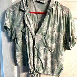 Hollister button up crop top with tie